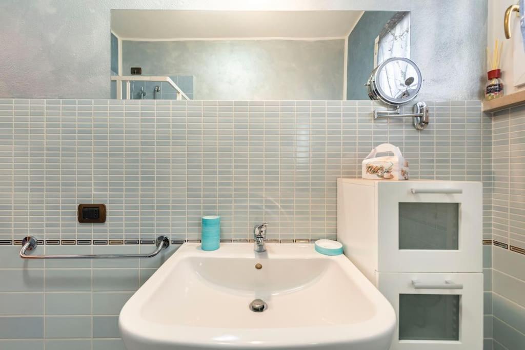 Oliva Apartment - Featuring A Private Garden And Access To A Pool Barcuzzi Экстерьер фото