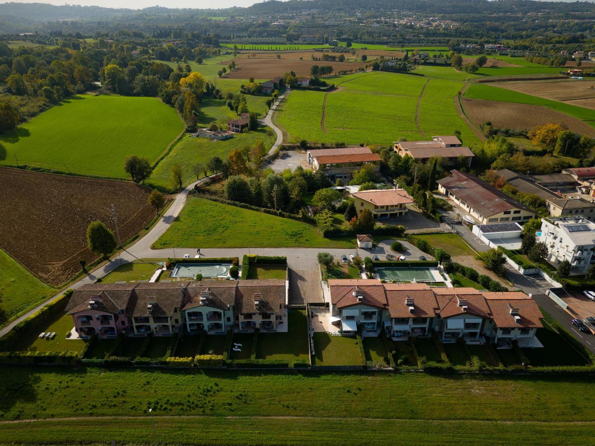 Oliva Apartment - Featuring A Private Garden And Access To A Pool Barcuzzi Экстерьер фото